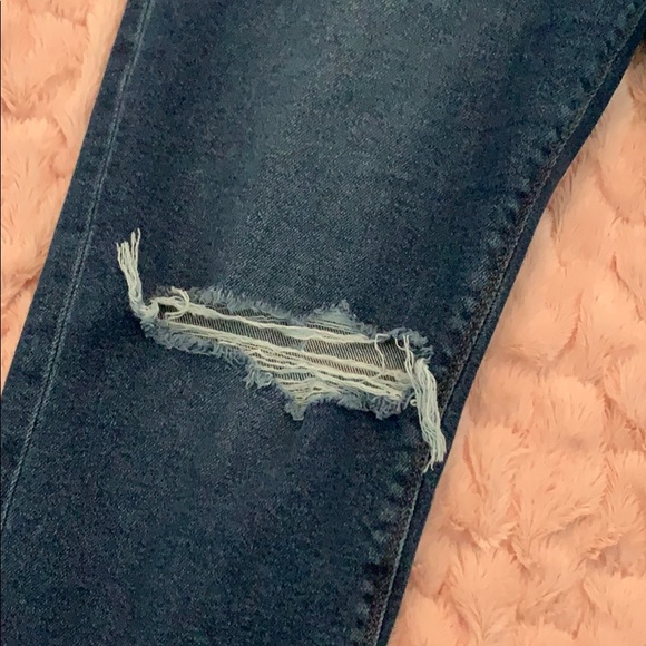 Boyfriend fit distressed denim - Picture 2 of 8